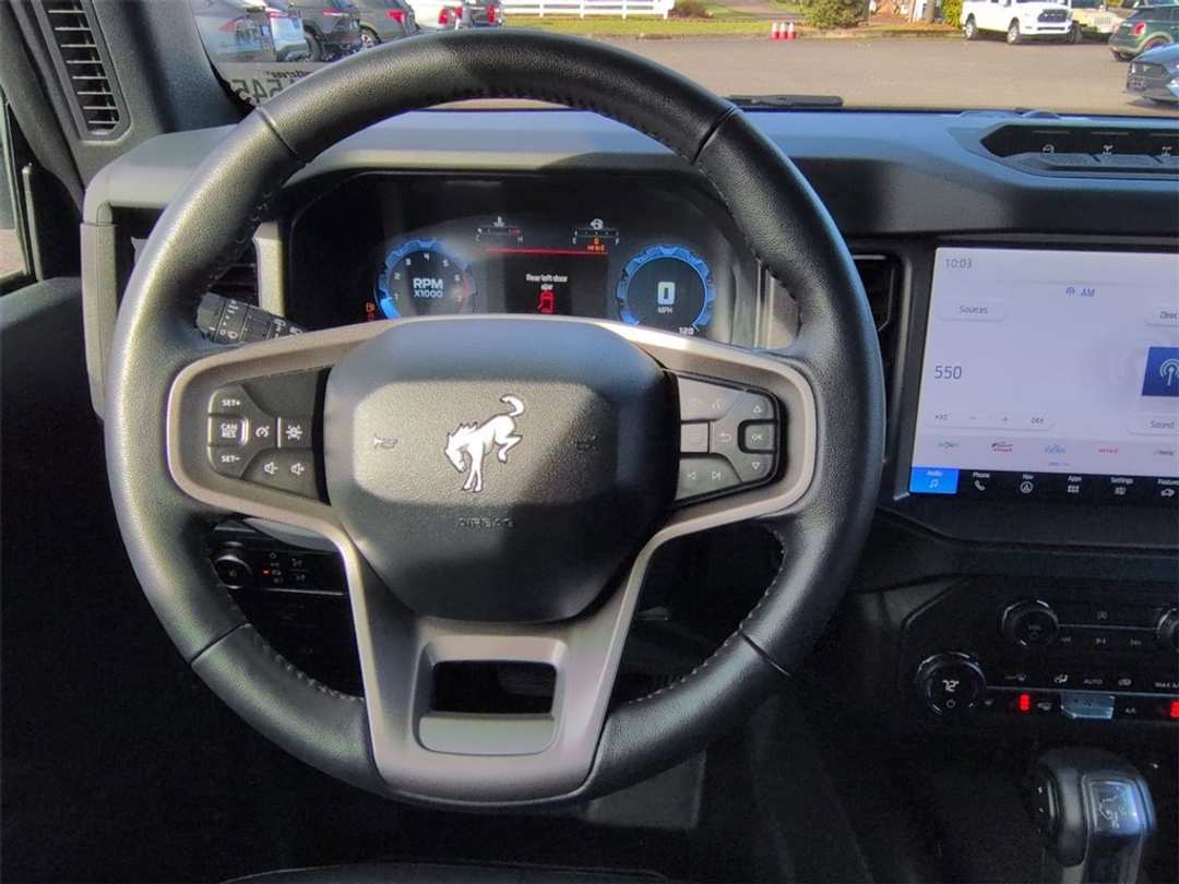2025 Ford Bronco Badlands - Image 13