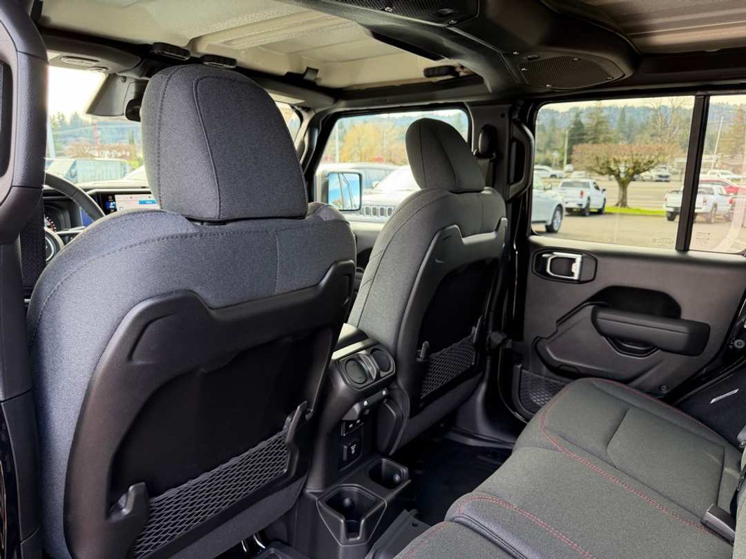 2026 Jeep Wrangler Rubicon - Image 30