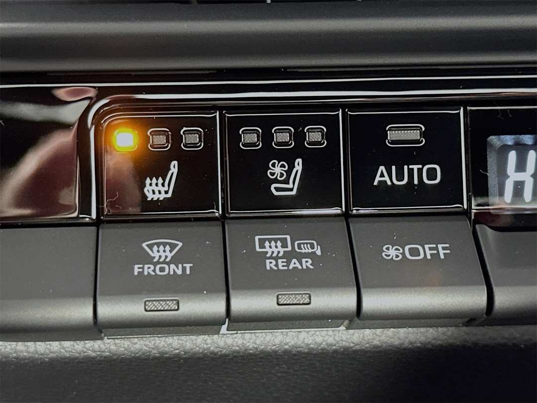 2026 Toyota Crown Platinum - Image 21