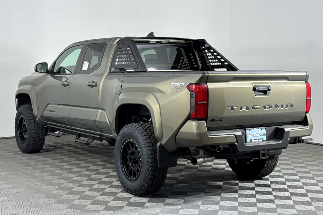 Toyota Tacoma - Image 5