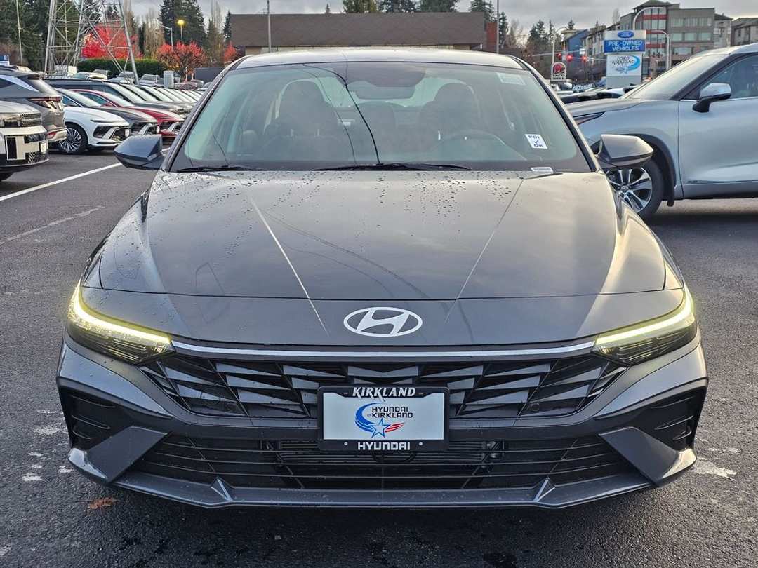 2026 Hyundai Elantra Blue - Image 2