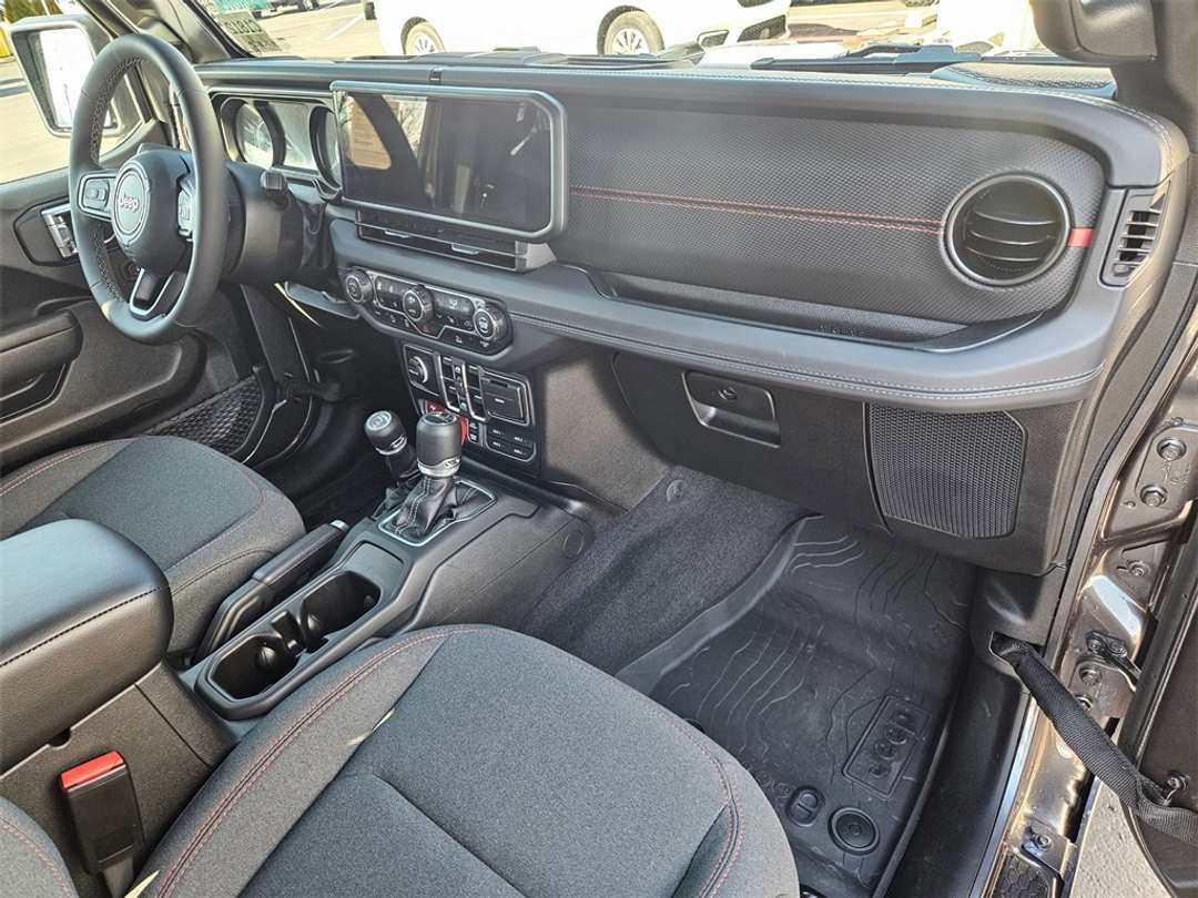 2025 Jeep Gladiator Rubicon - Image 39