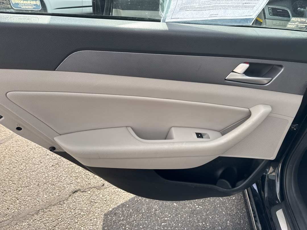 2016 Hyundai Sonata Base - Image 36