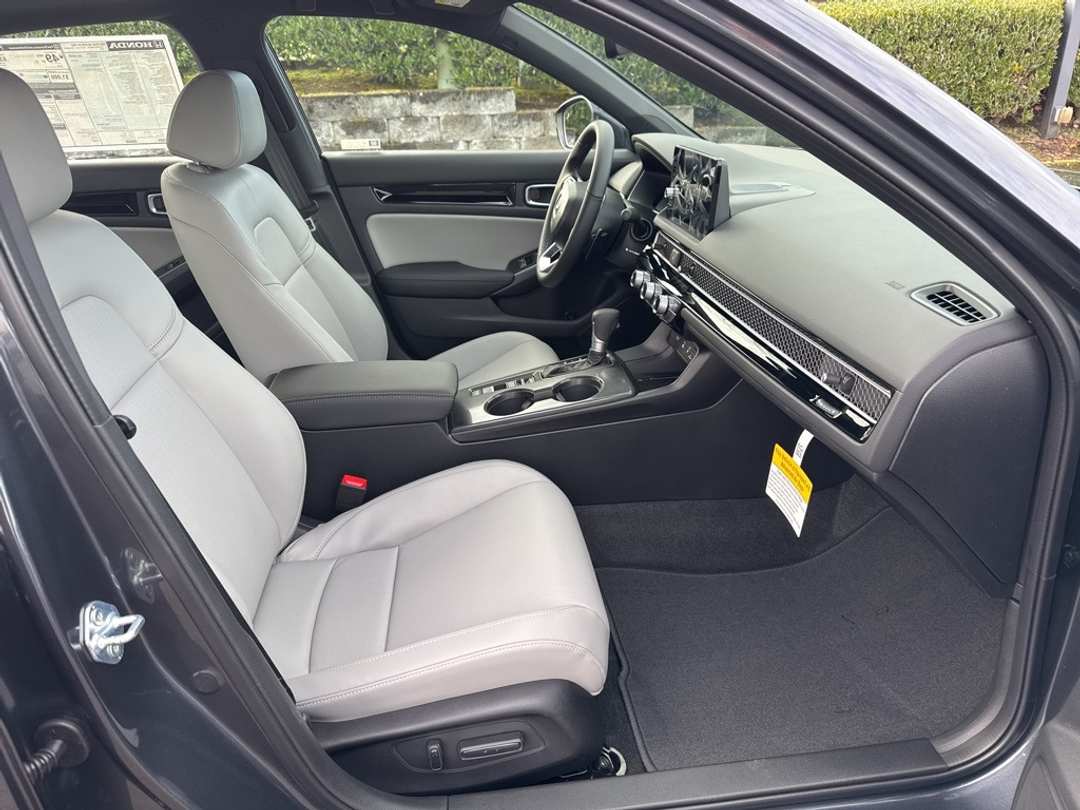 2026 Honda Civic Sport Touring - Image 18