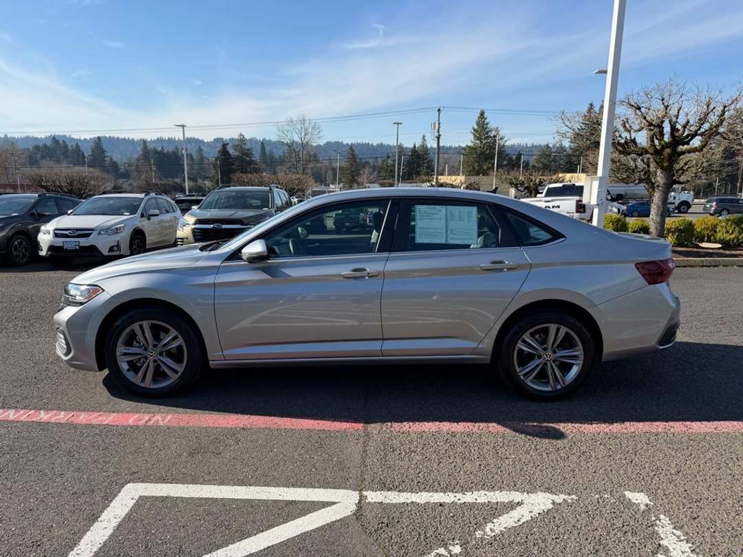 2024 Volkswagen Jetta 1.5T SE - Image 5