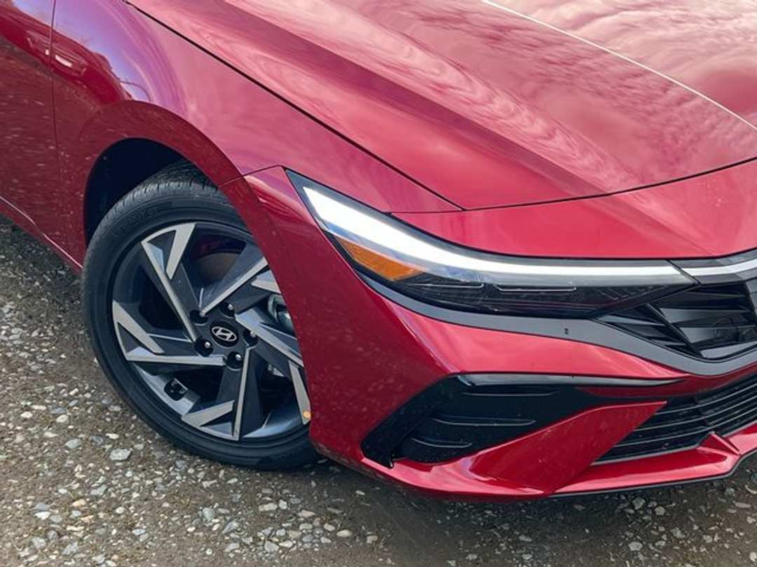 2026 Hyundai Elantra Limited - Image 3