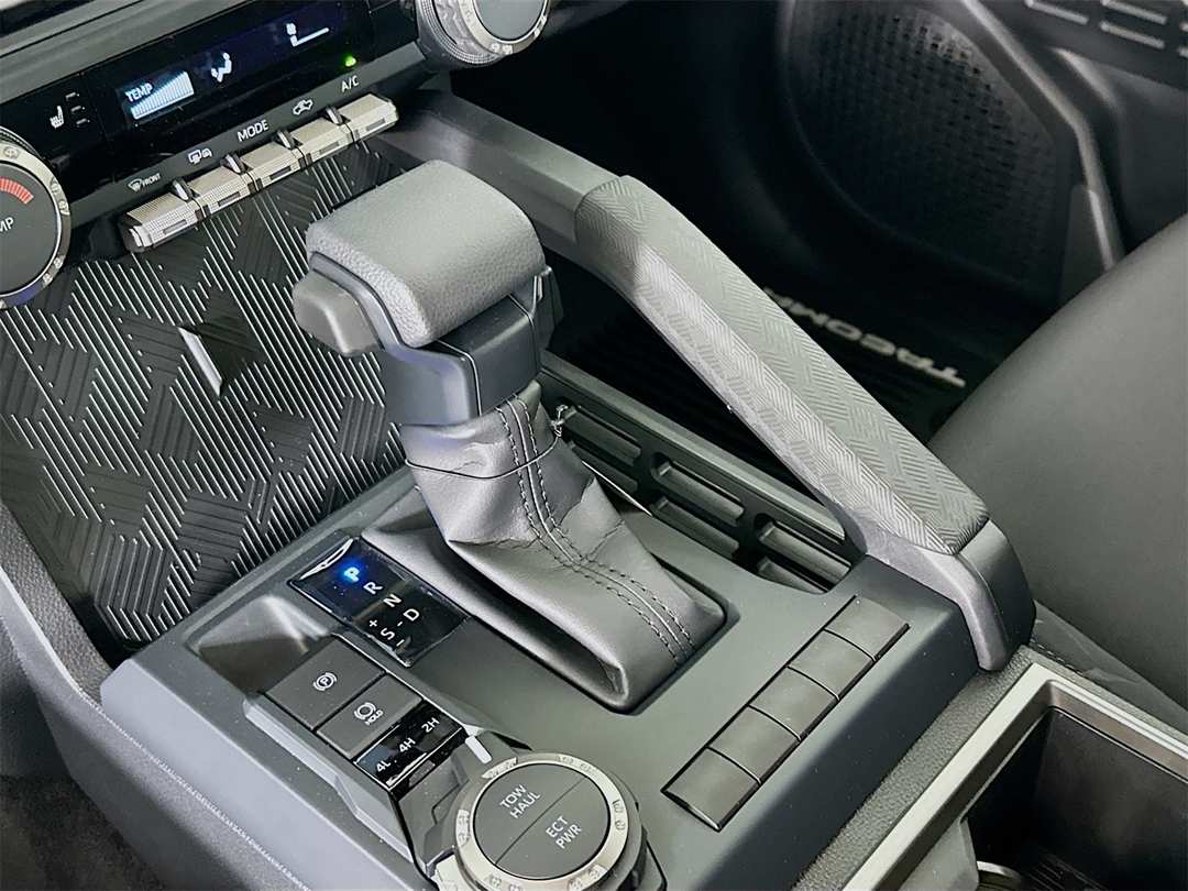 2025 Toyota Tacoma SR5 - Image 17