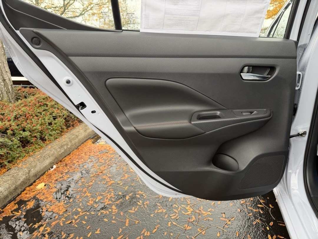 2025 Nissan Versa 1.6 SR - Image 27