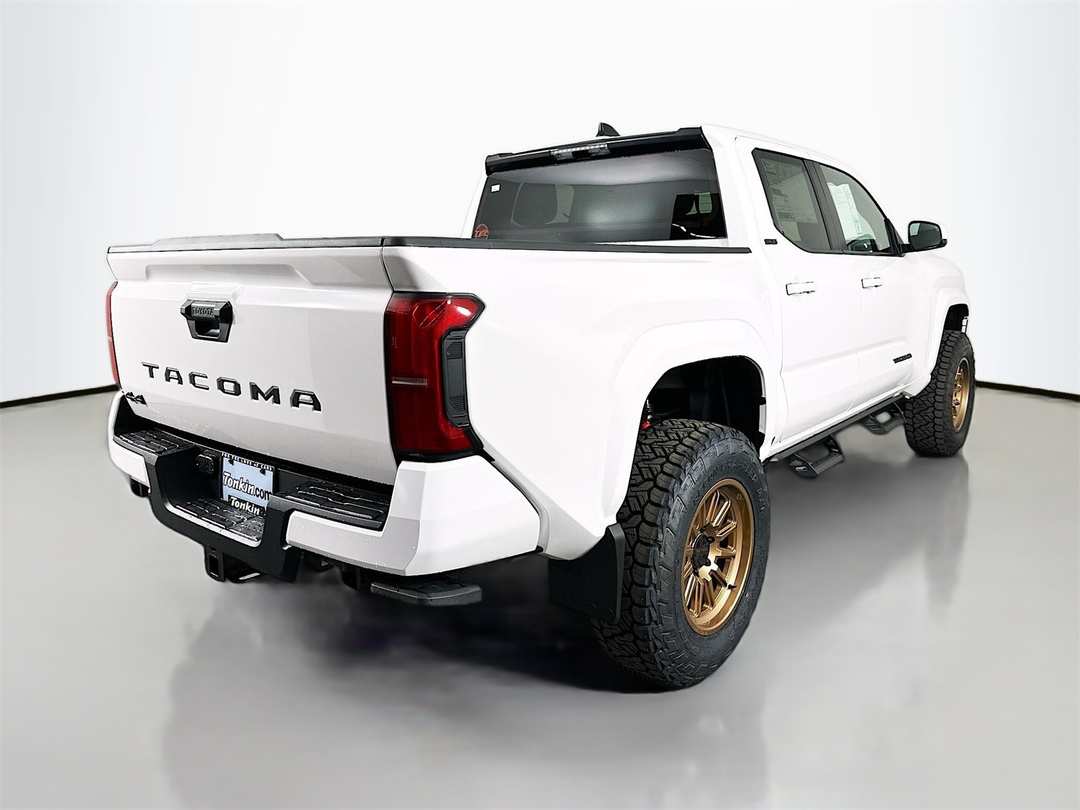 2025 Toyota Tacoma SR5 - Image 7