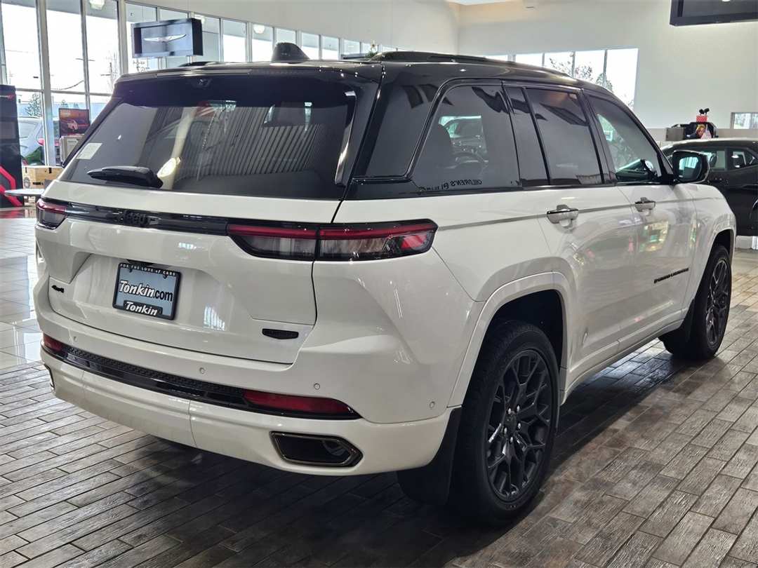 2025 Jeep Grand Cherokee Summit - Image 6