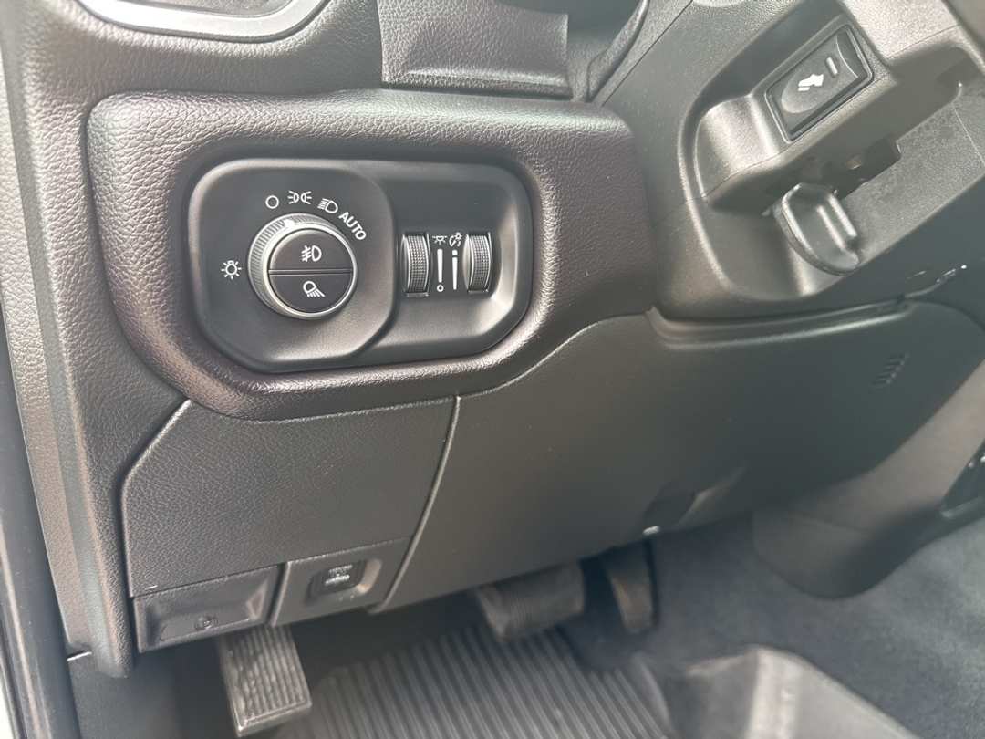 2024 Ram 3500 Laramie - Image 15