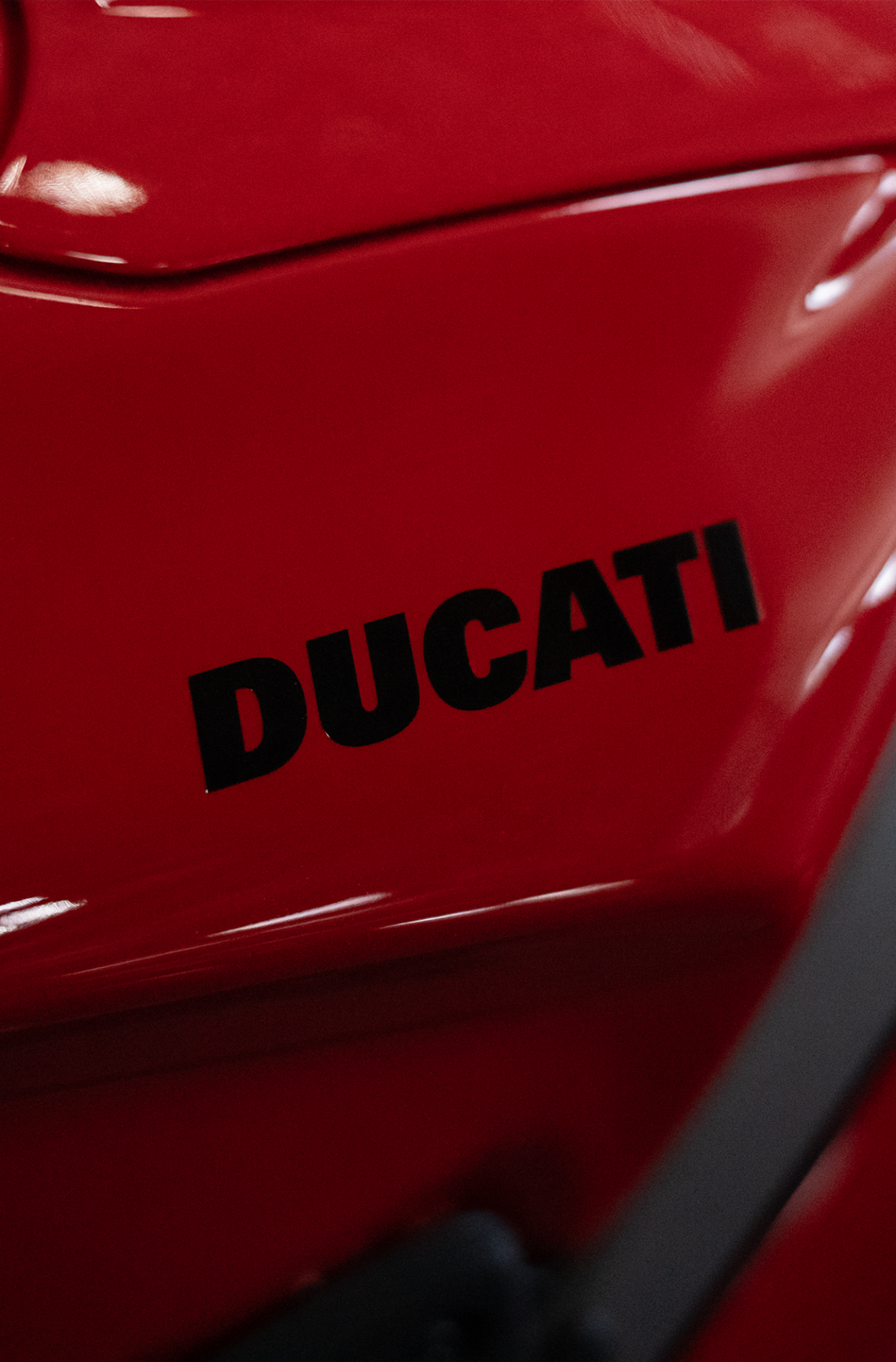 2025 Ducati Panigale V4 - Image 7