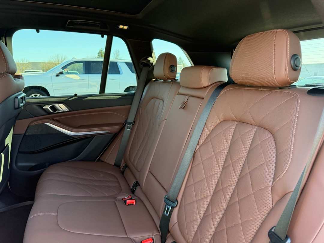 2023 BMW X5 xDrive45e - Image 32
