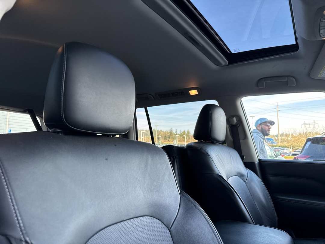 2019 INFINITI Qx80 LUXE - Image 17