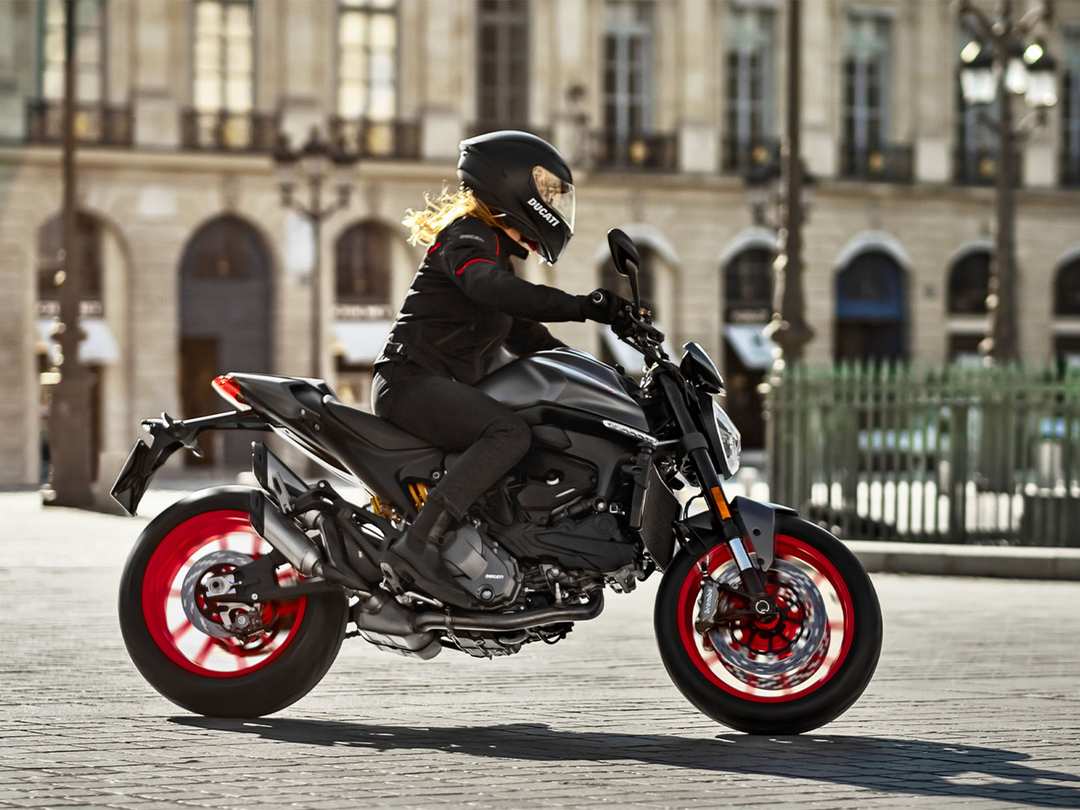 2025 Ducati Monster + - Image 15
