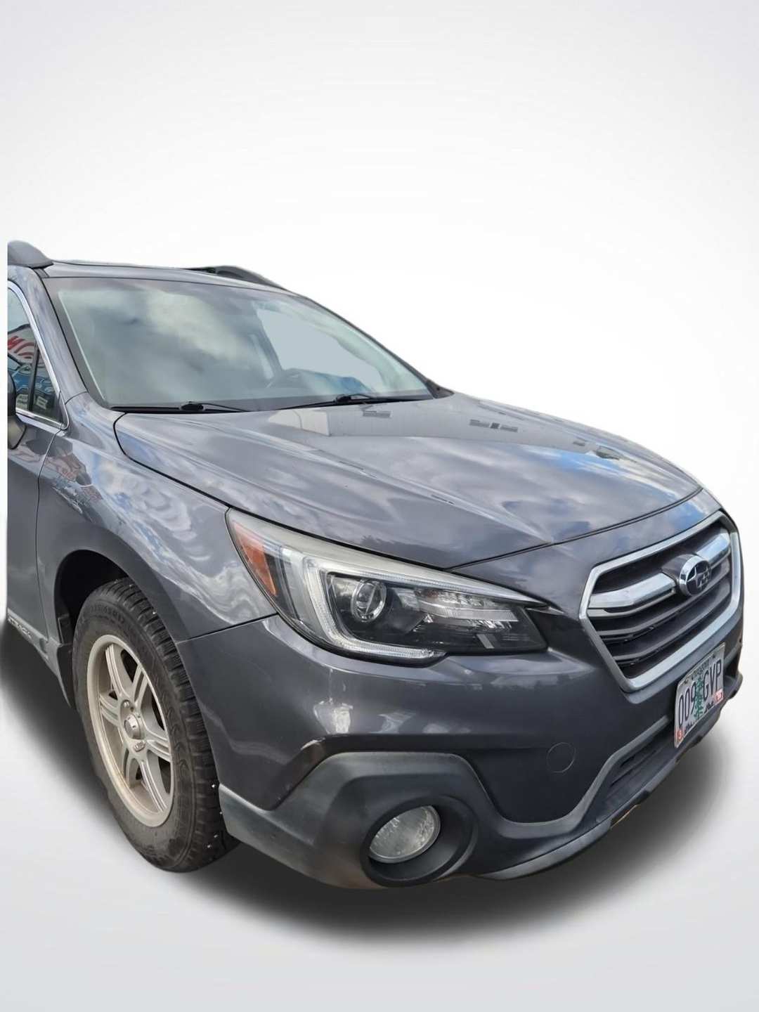 2018 Subaru Outback 2.5i - Image 2