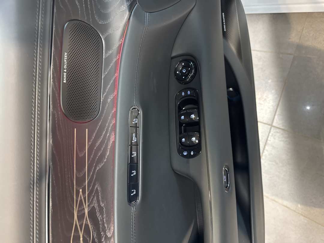 2026 Genesis G90 3.5T eSC - Image 14