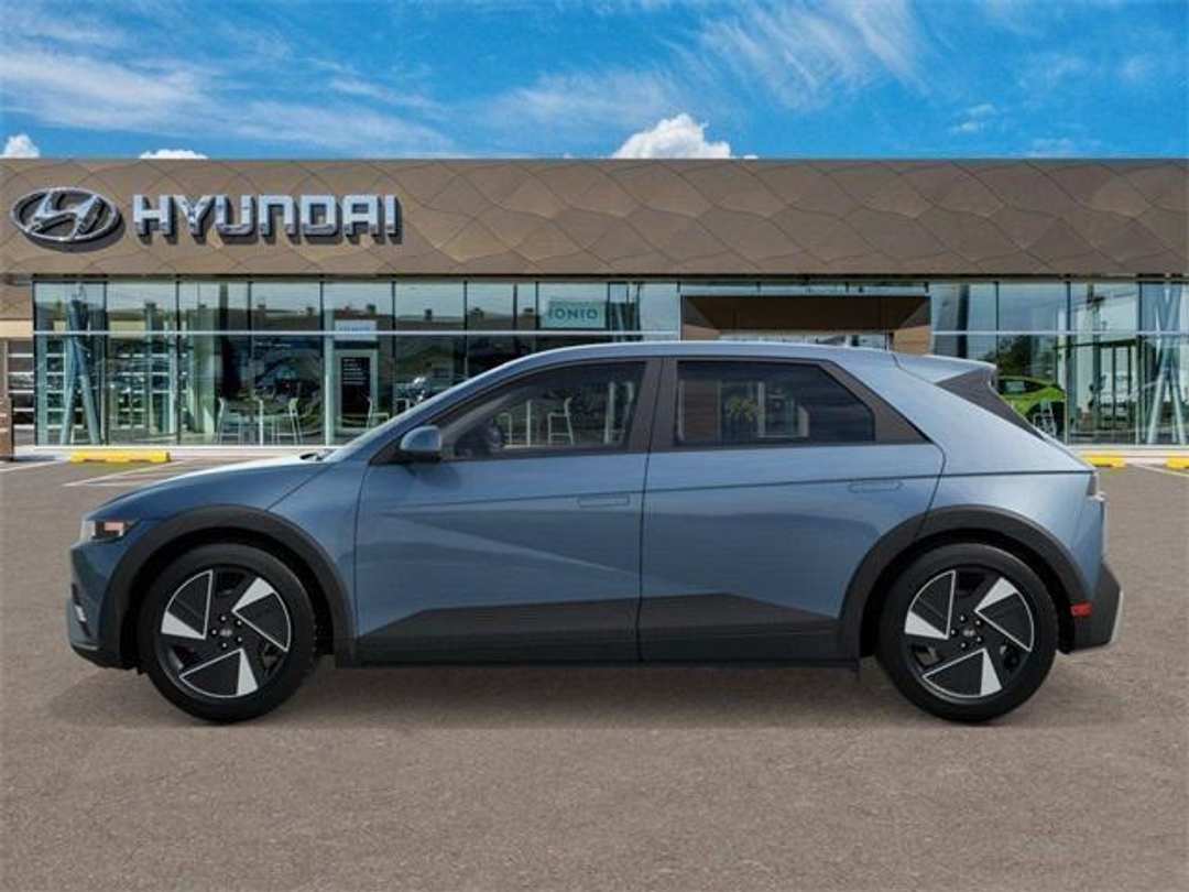 2026 Hyundai Ioniq 5 SE - Image 3