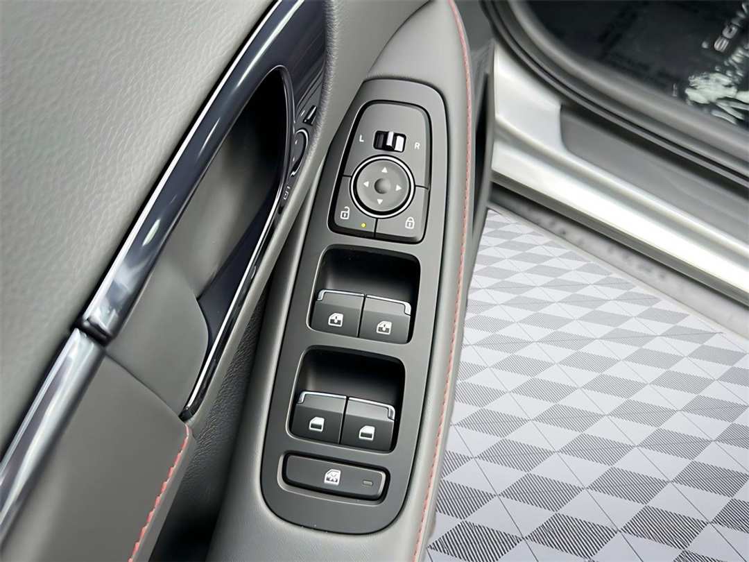 2025 Hyundai Sonata N Line - Image 11