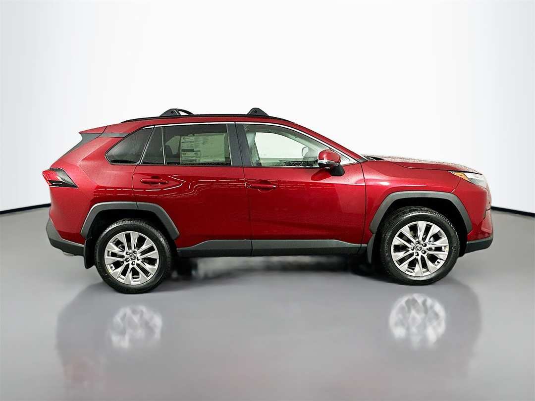 2025 Toyota Rav4 XLE Premium - Image 8