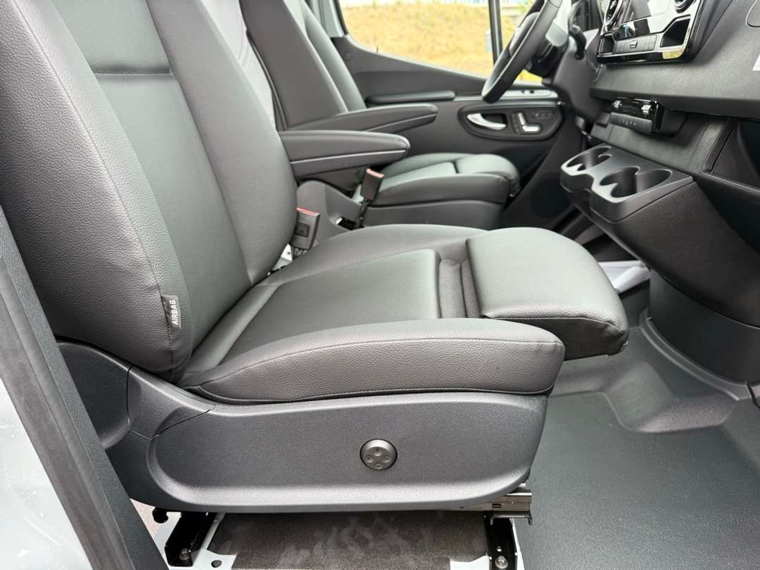 2025 Mercedes-Benz Sprinter 2500 Cargo 144 WB - Image 15