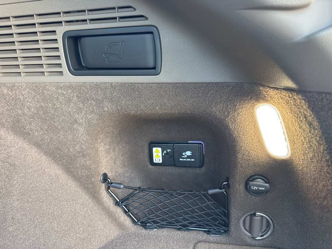 2026 Genesis Electrified Gv70 - Image 14