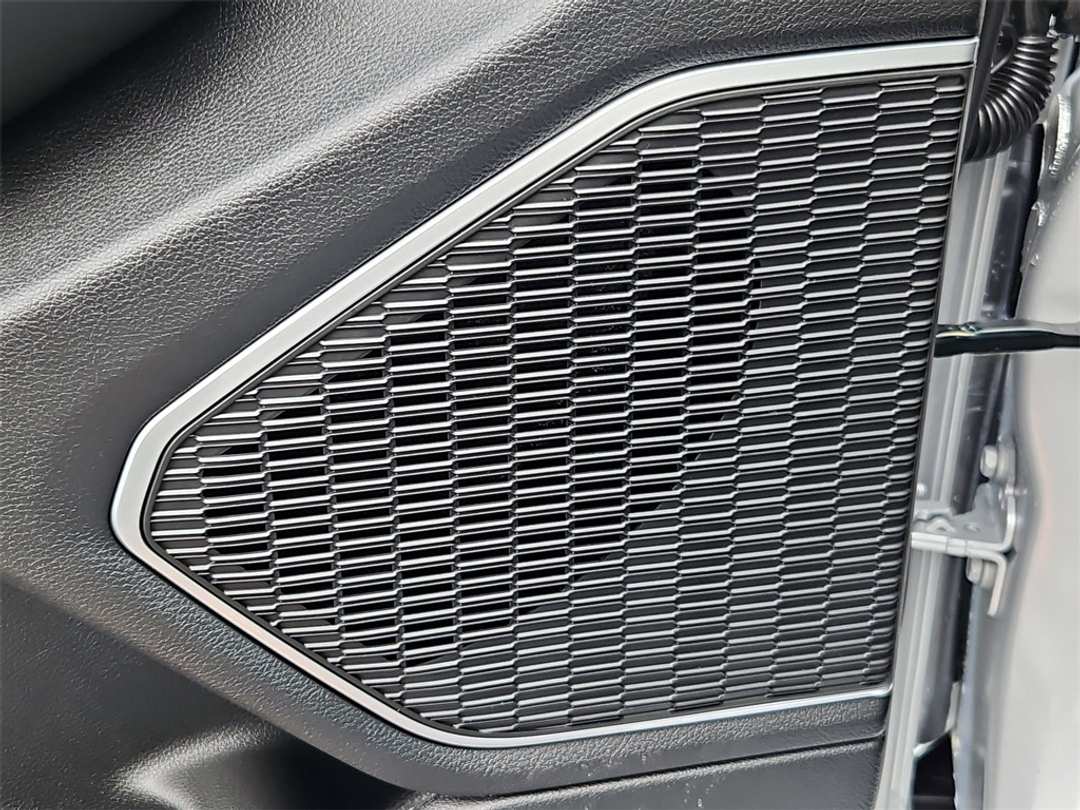 2026 Jeep Grand Cherokee Limited - Image 12