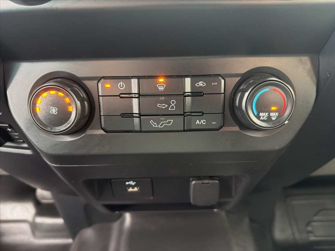 2020 Ford F-150 XL - Image 34