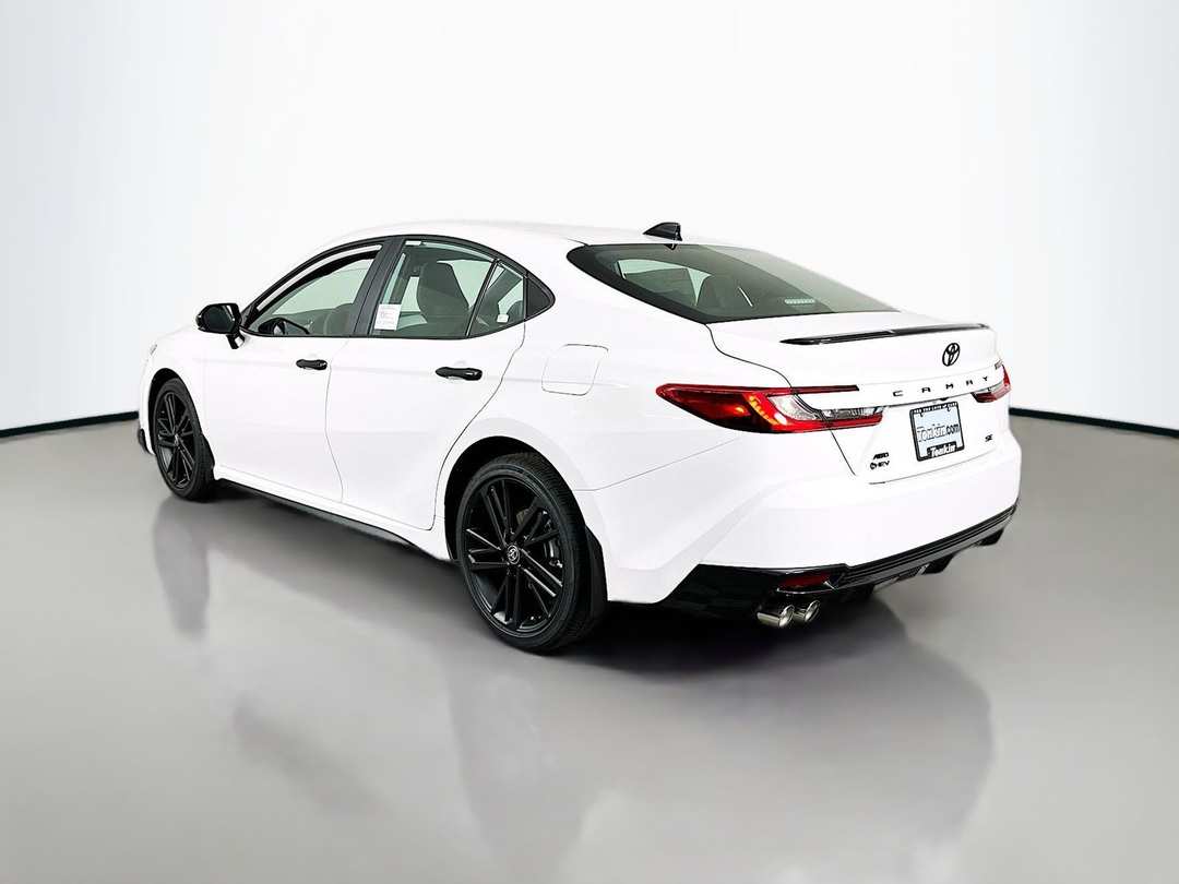2026 Toyota Camry SE Nightshade - Image 5