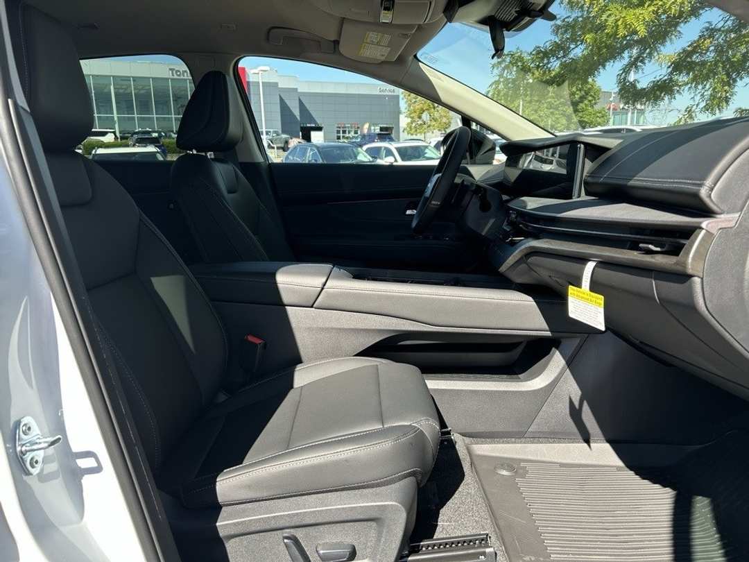 2025 Nissan Murano SV - Image 27