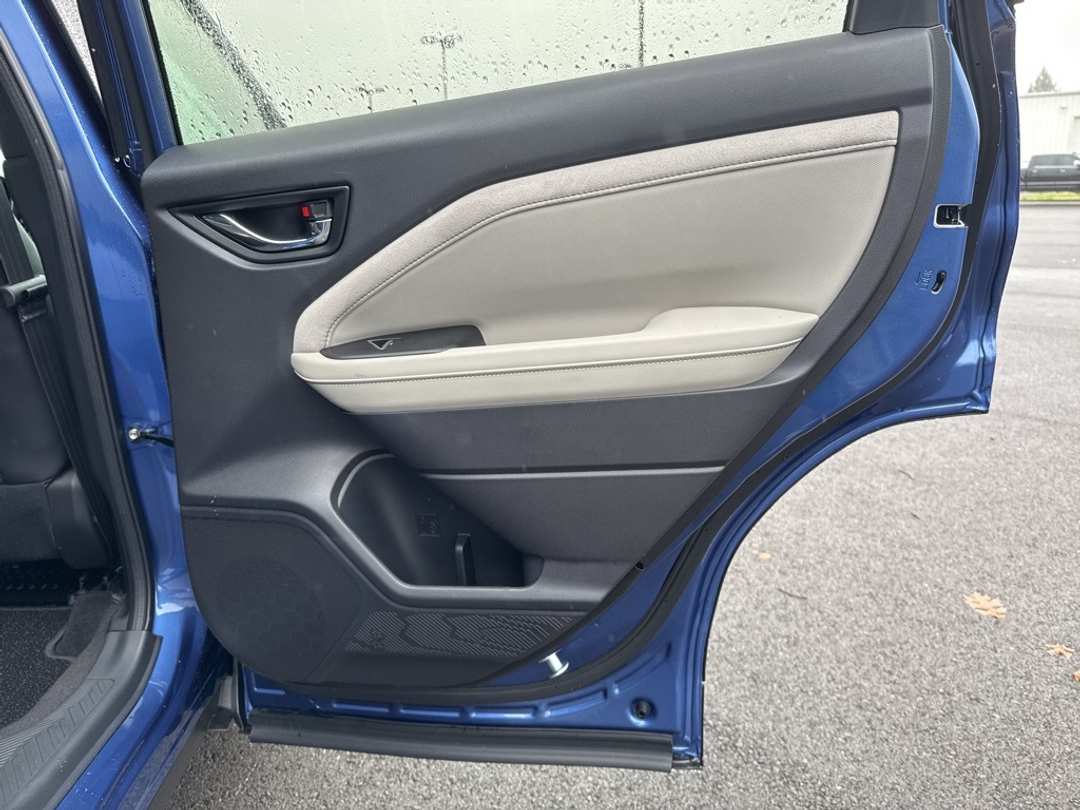 2026 Subaru Forester Limited - Image 24