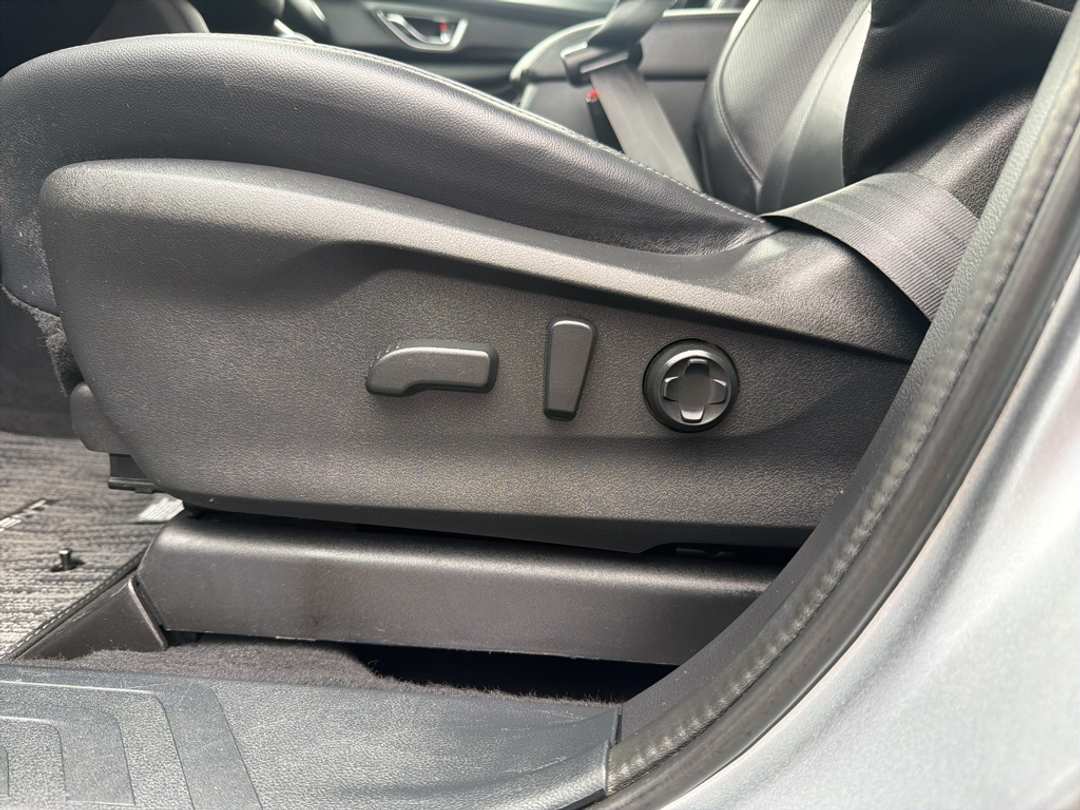 2023 Subaru Ascent Limited - Image 16