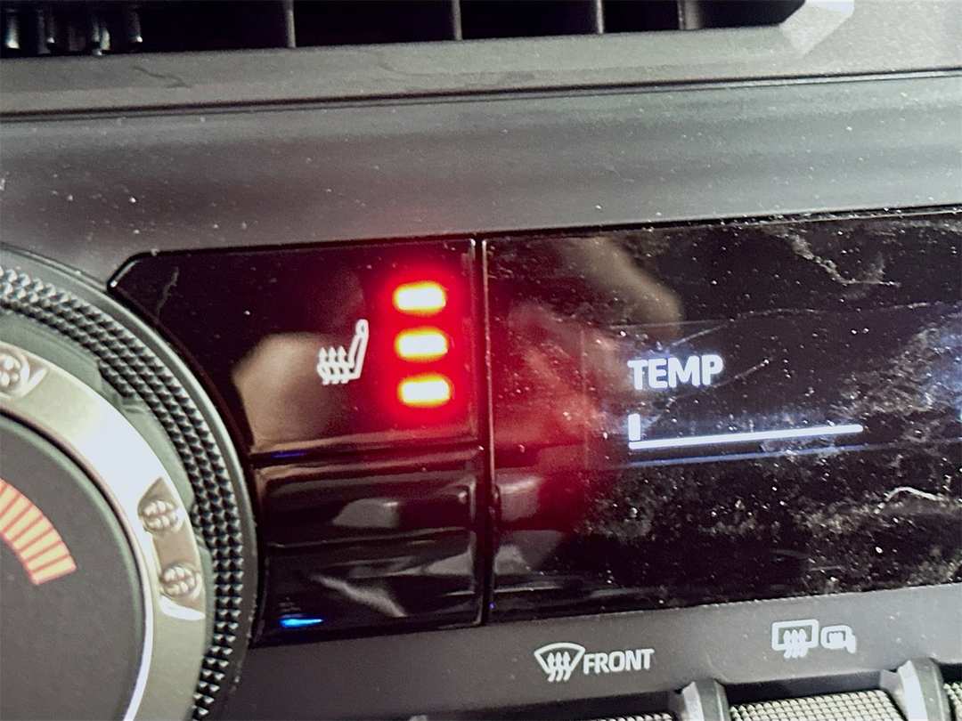 2025 Toyota Tacoma SR5 - Image 19