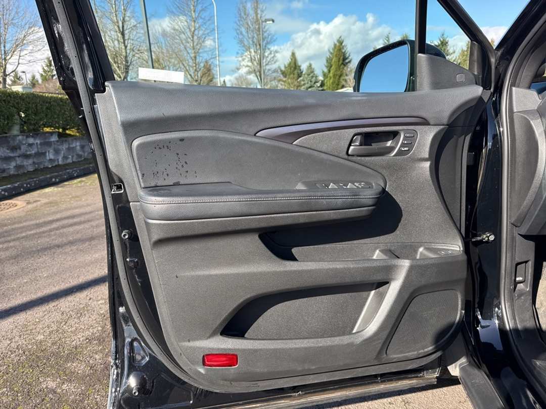 2022 Honda Passport EXL - Image 19