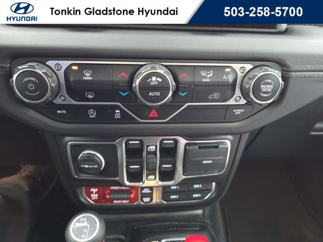 2025 Jeep Wrangler Rubicon - Image 17