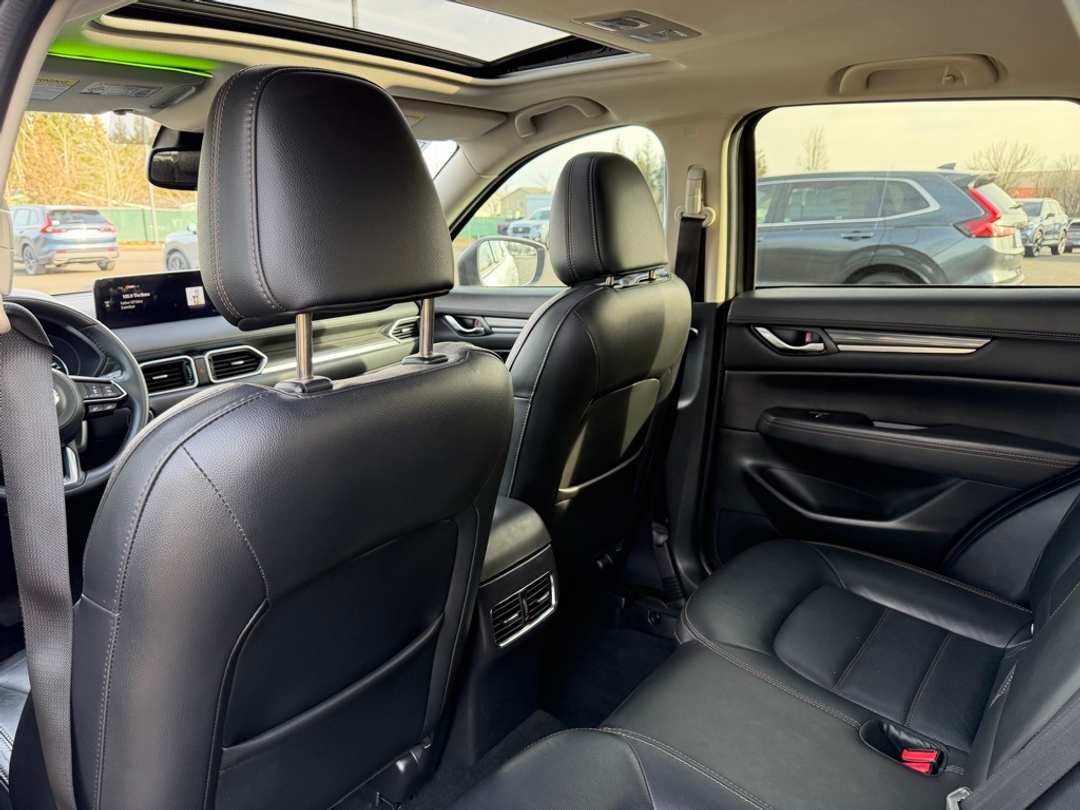 2023 MAZDA CX-5 2.5 S Premium Package - Image 30