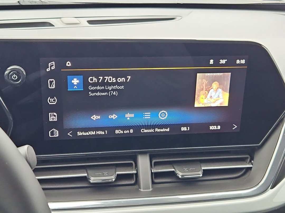 2025 Chevrolet Trax LT - Image 17