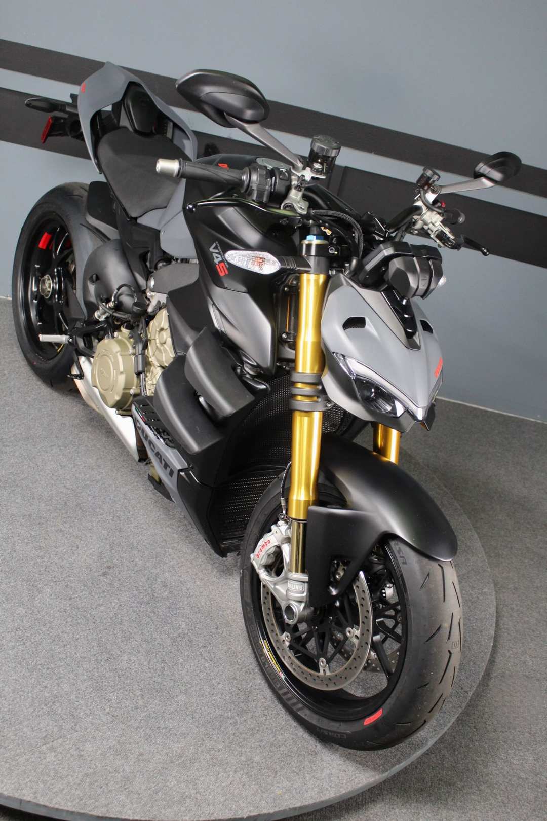 2024 Ducati Streetfighter V4 S - Image 2