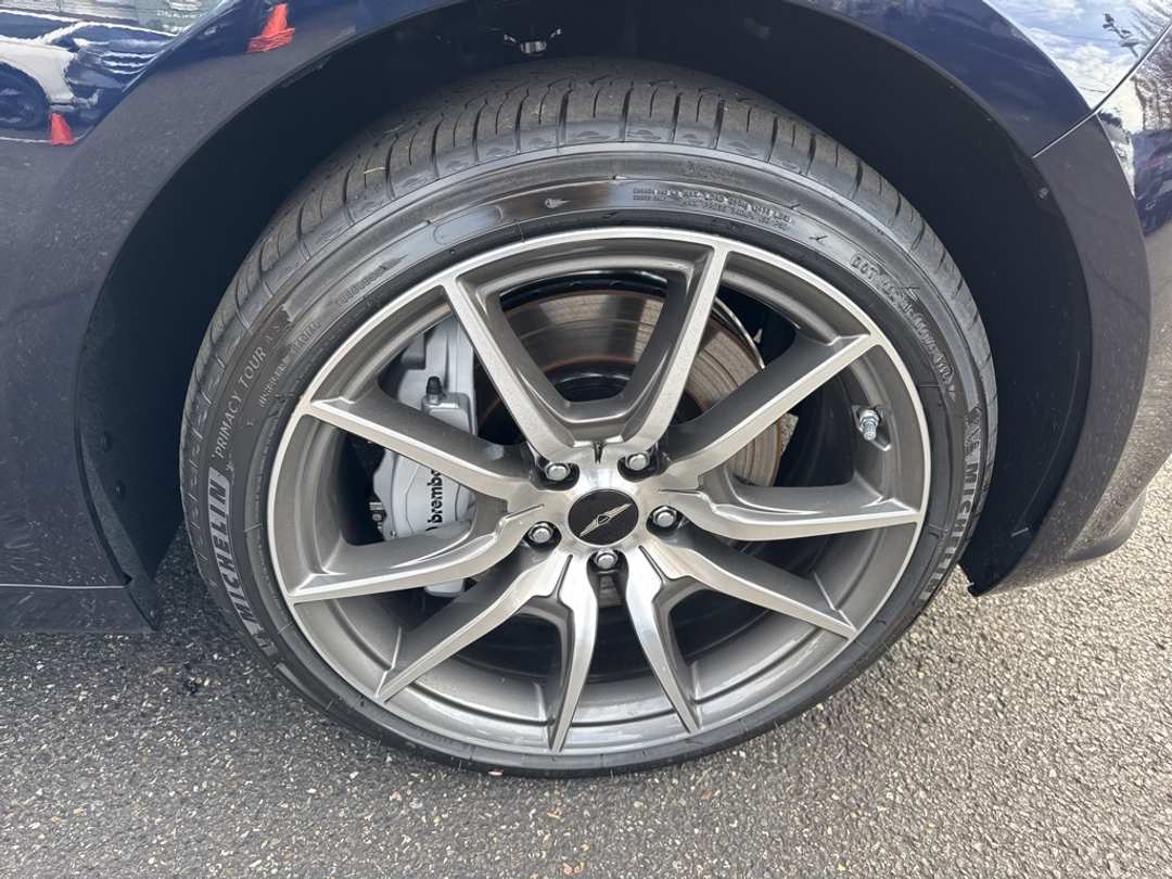 2026 Genesis G70 2.5T - Image 9