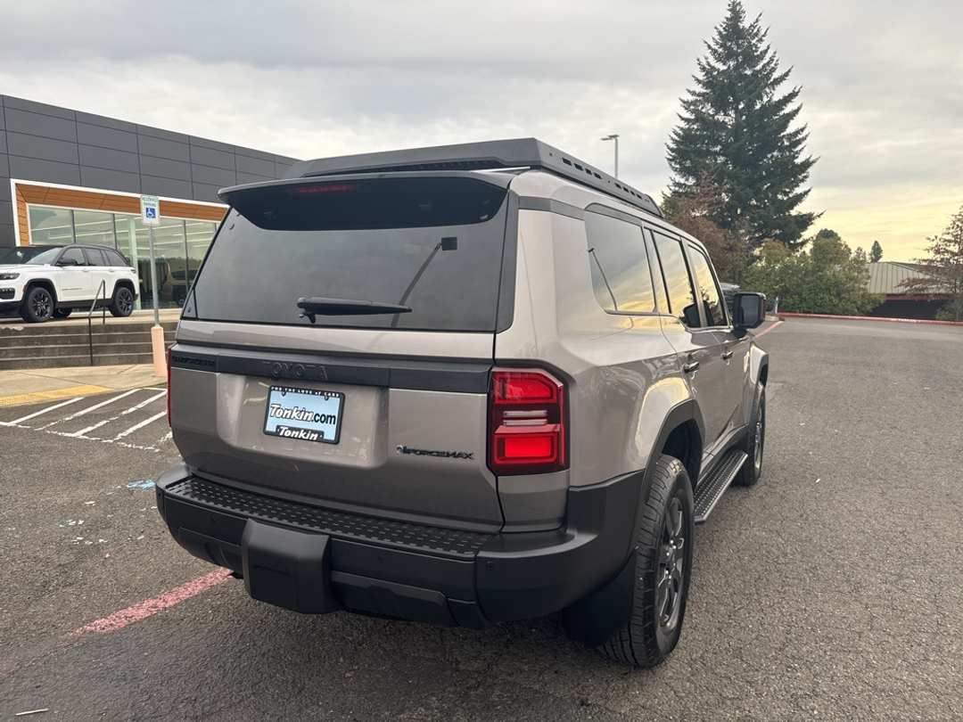 2025 Toyota Land Cruiser Base - Image 7