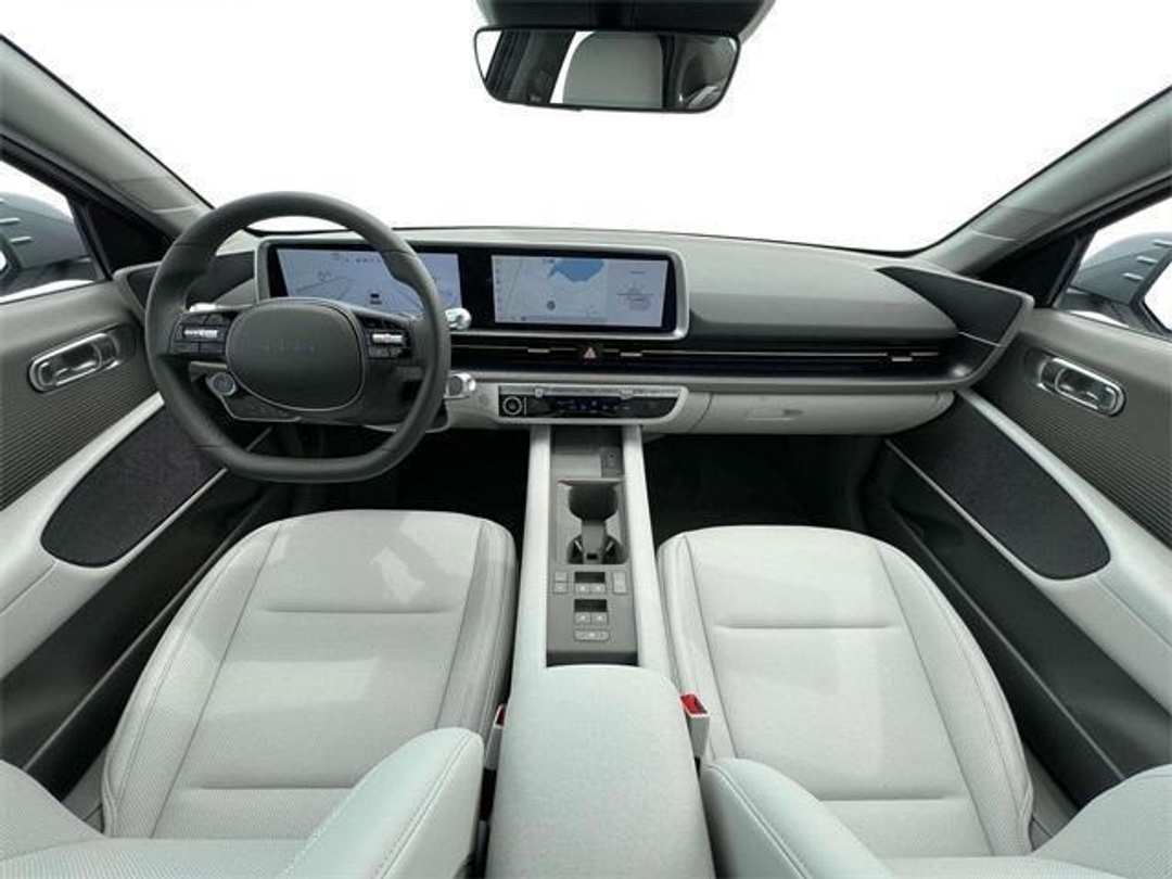 2025 Hyundai Ioniq 6 SEL - Image 13