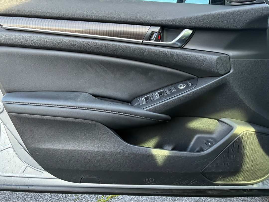 2022 Honda Accord Sport 2.0T - Image 20