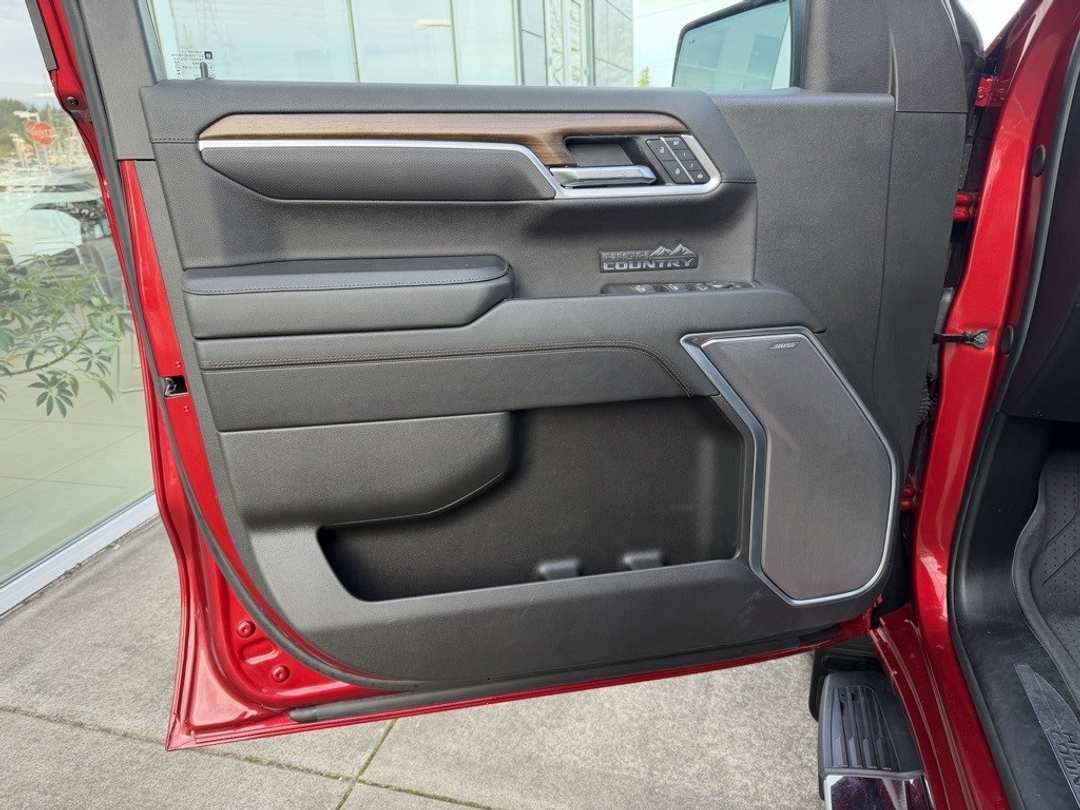 2025 Chevrolet Silverado 1500 High Country - Image 11