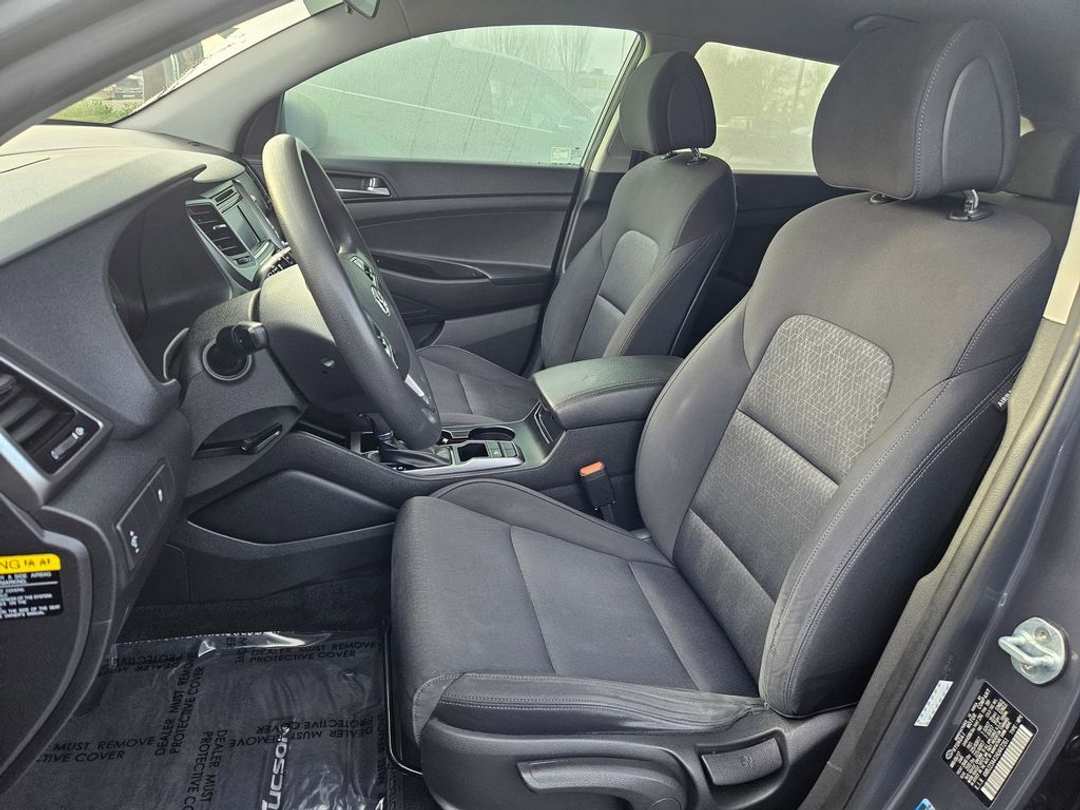 2017 Hyundai Tucson SE - Image 14