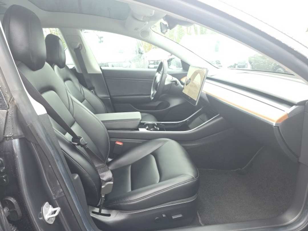 2019 Tesla Model 3 Long Range - Image 19