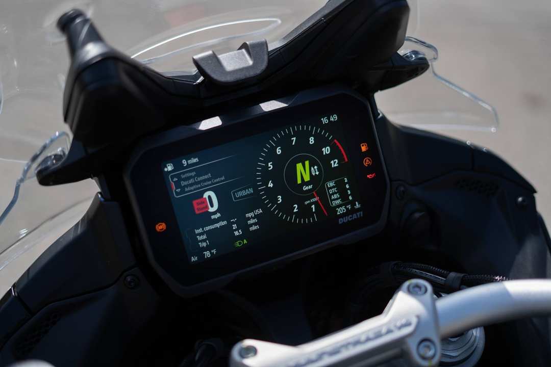 2025 Ducati Multistrada V4 S Travel & Radar - Image 7