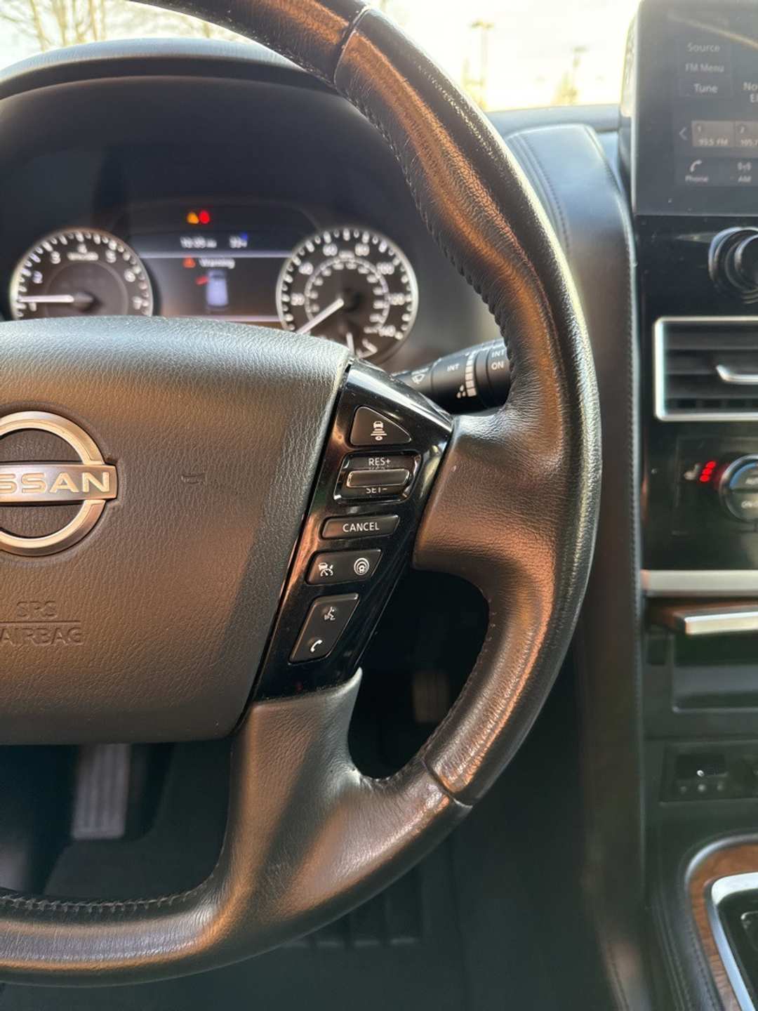 2023 Nissan Armada SL - Image 33