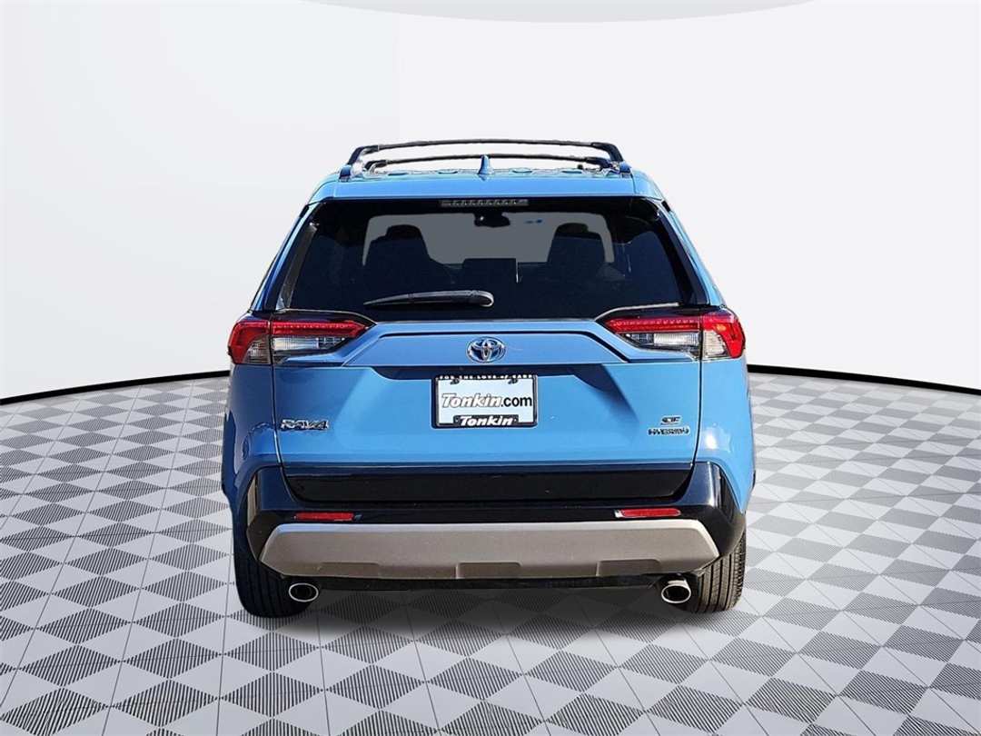 2023 Toyota Rav4 SE - Image 5