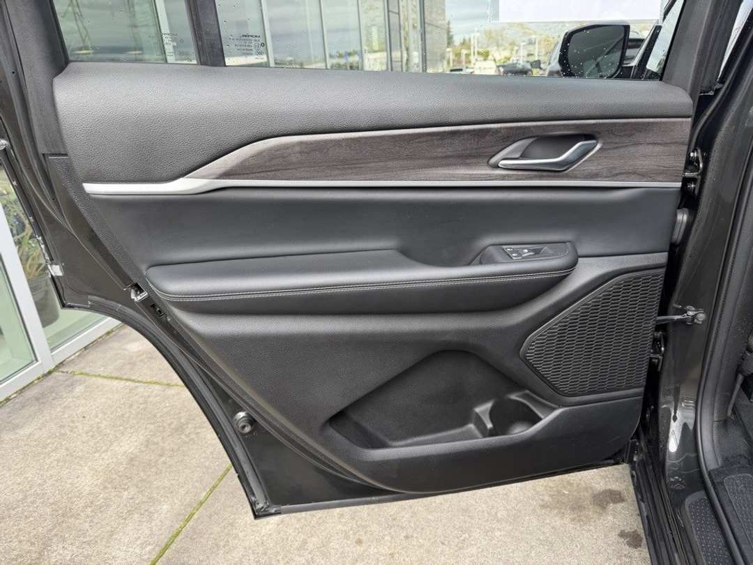 2024 Jeep Grand Cherokee L Limited - Image 29