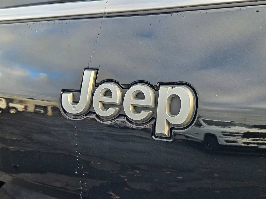 2025 Jeep Grand Cherokee L Laredo - Image 32